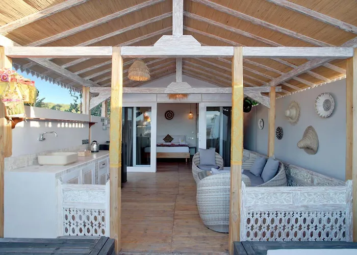 Oceana 1 Bdr On The Lembogan Est Area *